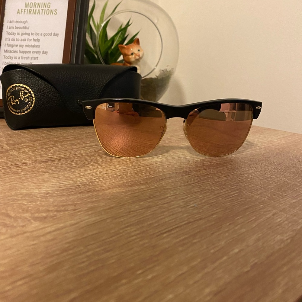 Red/ pink mirrored Ray Bans